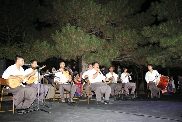 Güzelyurt`ta Sıra Gecesi düzenlendi