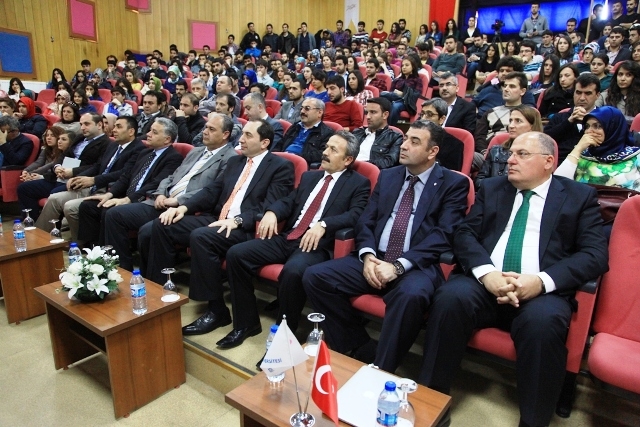 Harita Mühendisliği`nin paneli yoğun ilgi gördü 
