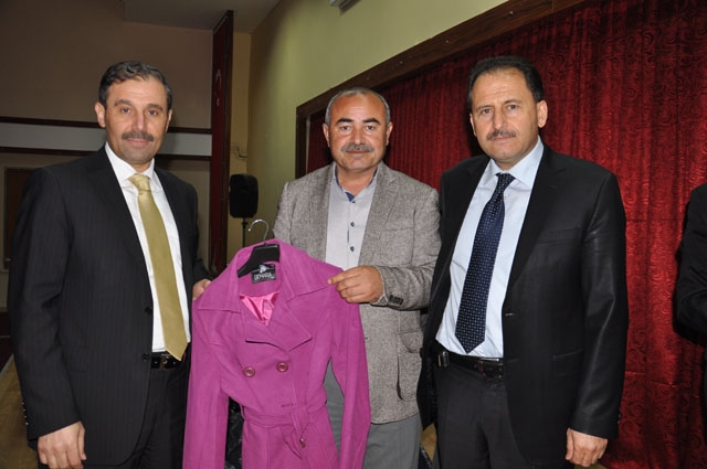 Hayırsever İşadamı Akın`dan Kış Günü Sıcak Yardım.