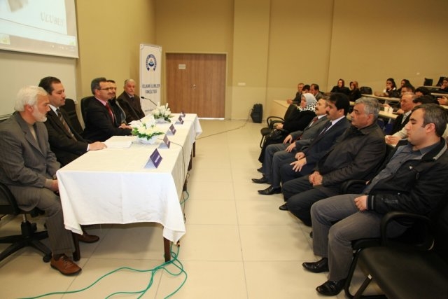 İstiklal Marşının Kabulünün 93`üncü yıldönümüne özel panel 