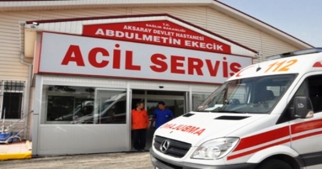 Kamyonetle Otomobil Çarpıştı: 1`i Ağır 2 Yaralı