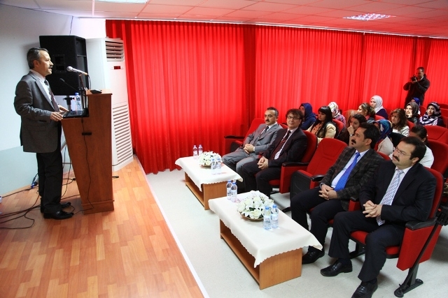 Öğretmen adayları vizyon programında sertifika aldı