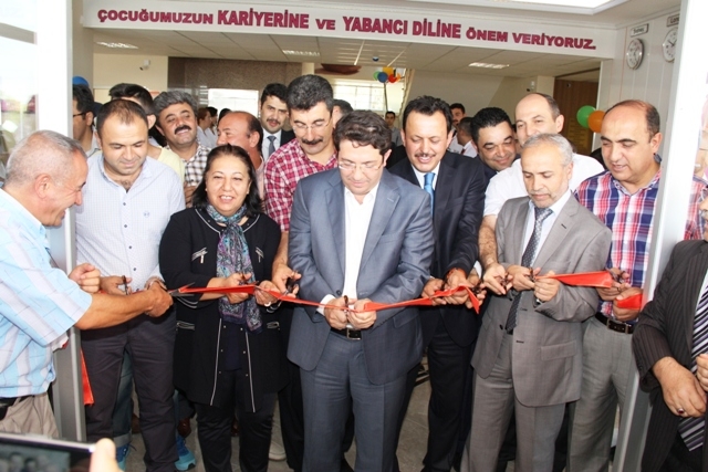 Özel Lale Eğitim Kurumları muhteşem bir törenle açıldı