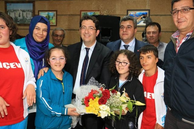 Özel sporcular için tanışma ve dayanışma gecesi düzenlendi