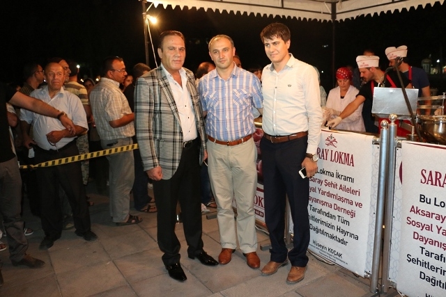 Şehit aileleri derneği lokma dağıttı