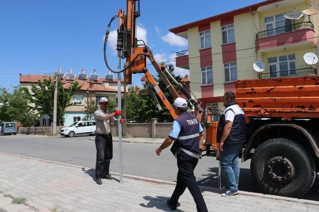 Şehrin trafiğine yön veriliyor