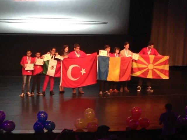  Sema Fen Lisesi Öğrencisi bilişim olimpiyatlarında dünya 3.sü  