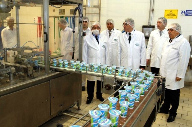 Vali Ataklı Sütaş Aksaray Fabrikasını ziyaret etti