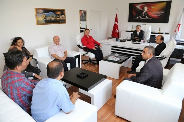Vali Ataklı Aile ve Sosyal Politikalar İl Müdürlüğünü ziyaret etti