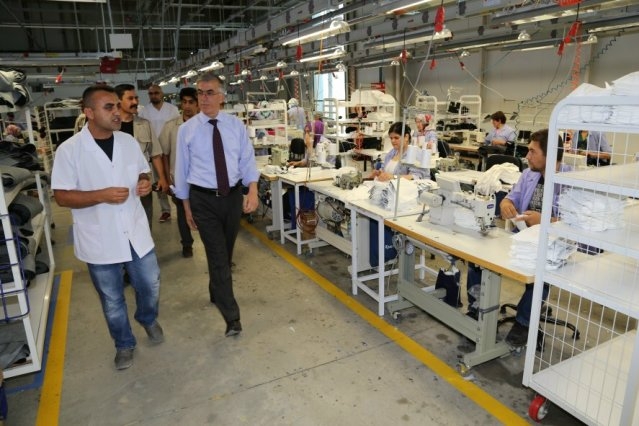 Vali Şeref Ataklı OSB`deki fabrikaları ziyaret etti