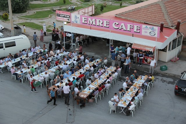 Veyis Baysal geleneksel iftarında bin kişiyi ağırladı