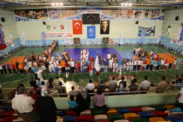 Yaz spor okulları açıldı