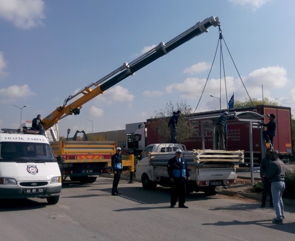 Yenilenen Otobüs Durakları Büyük Beğeni Topluyor